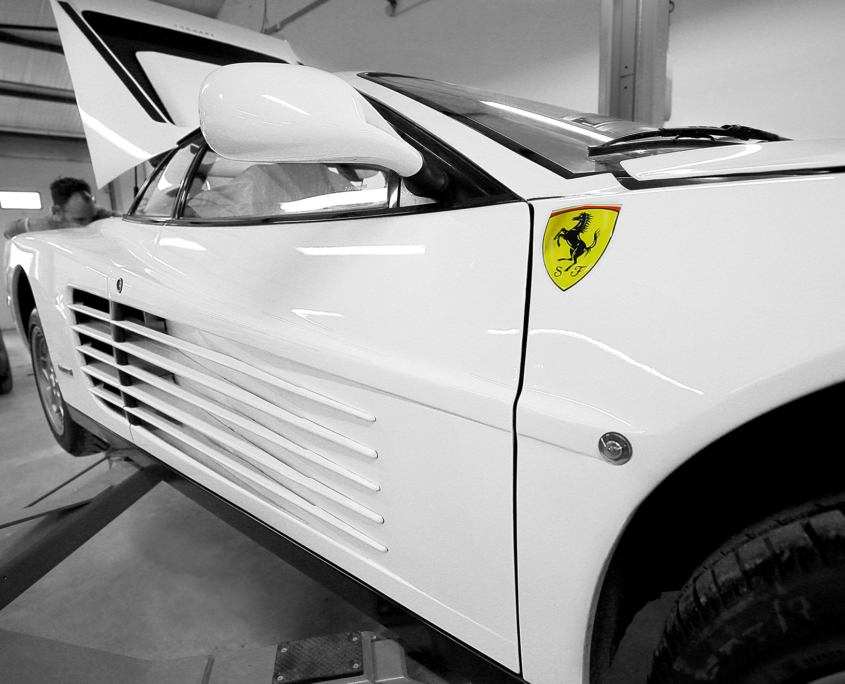 Restauration automobile de prestige : ferrari-testarossa-zoom-aillettes