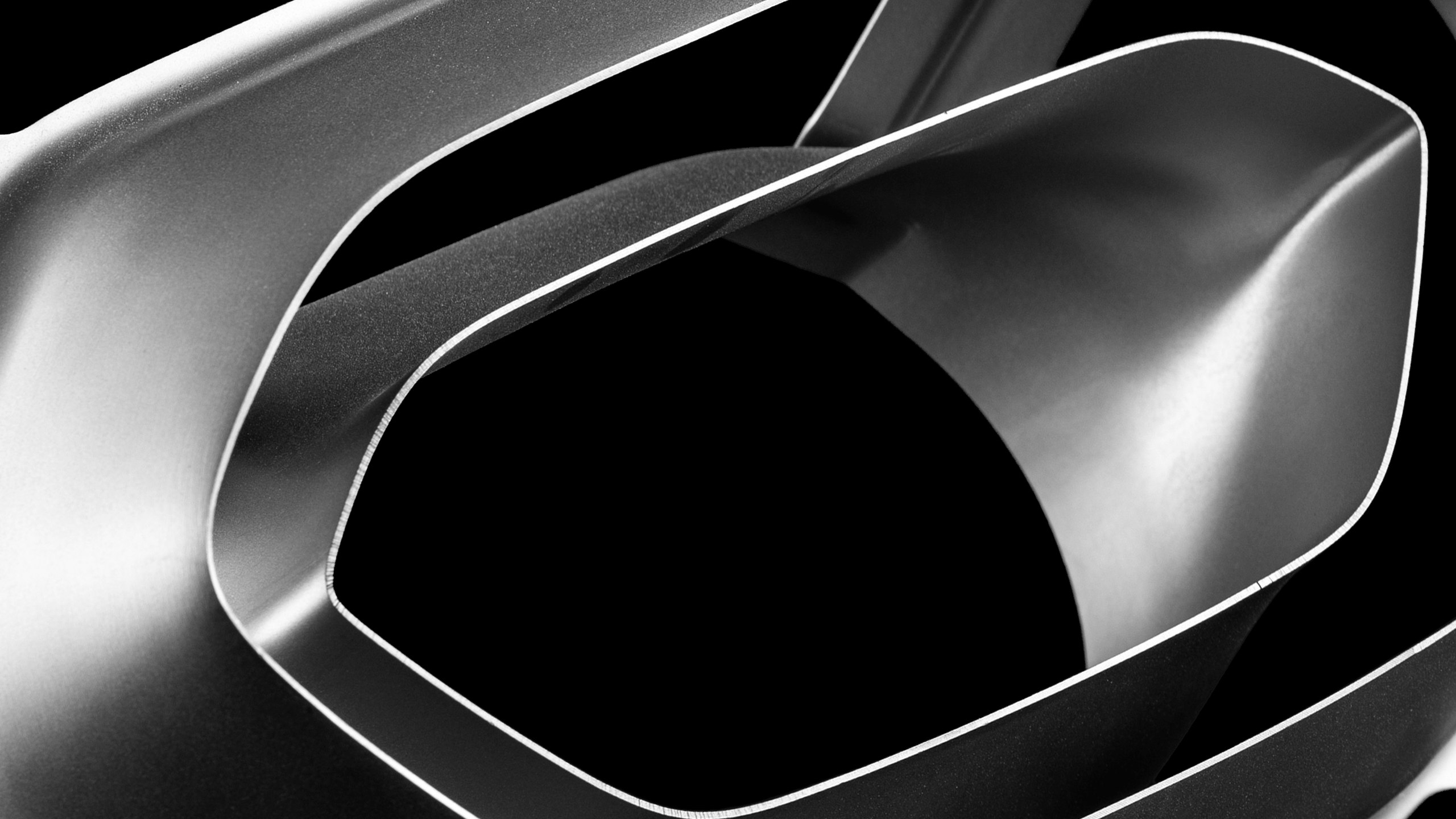 Canule d’échappement retravaillée MP-R pour Alpine A110, gros plan sur la découpe
