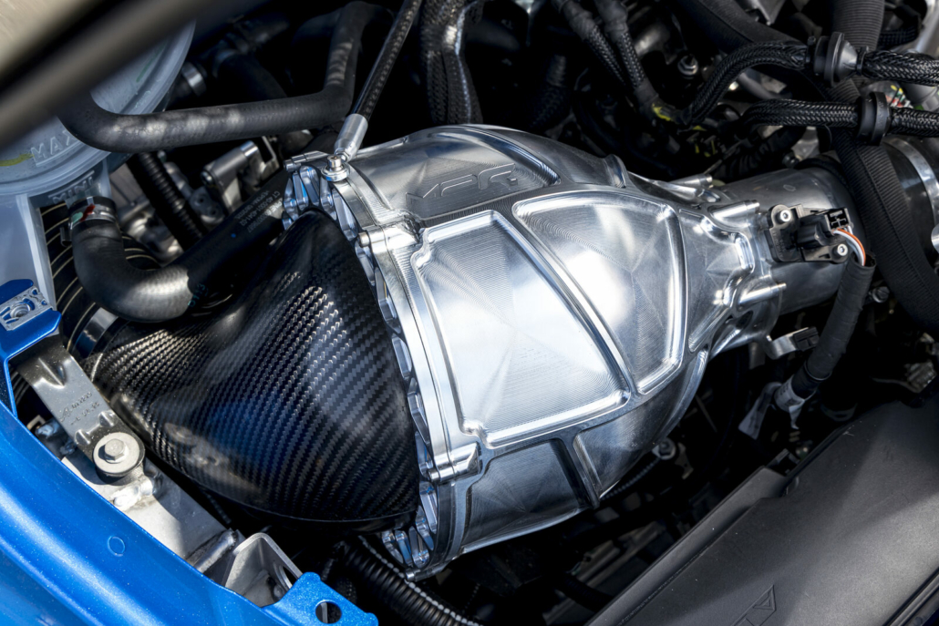 Compartiment moteur de l’Alpine A110 R Ultime MPR : boîte à air carbone MP-R