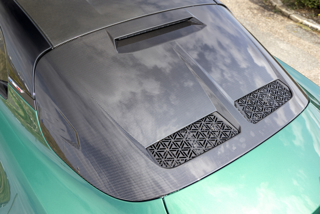 Capot arrière carbone ajouré de l’Alpine MPR 990