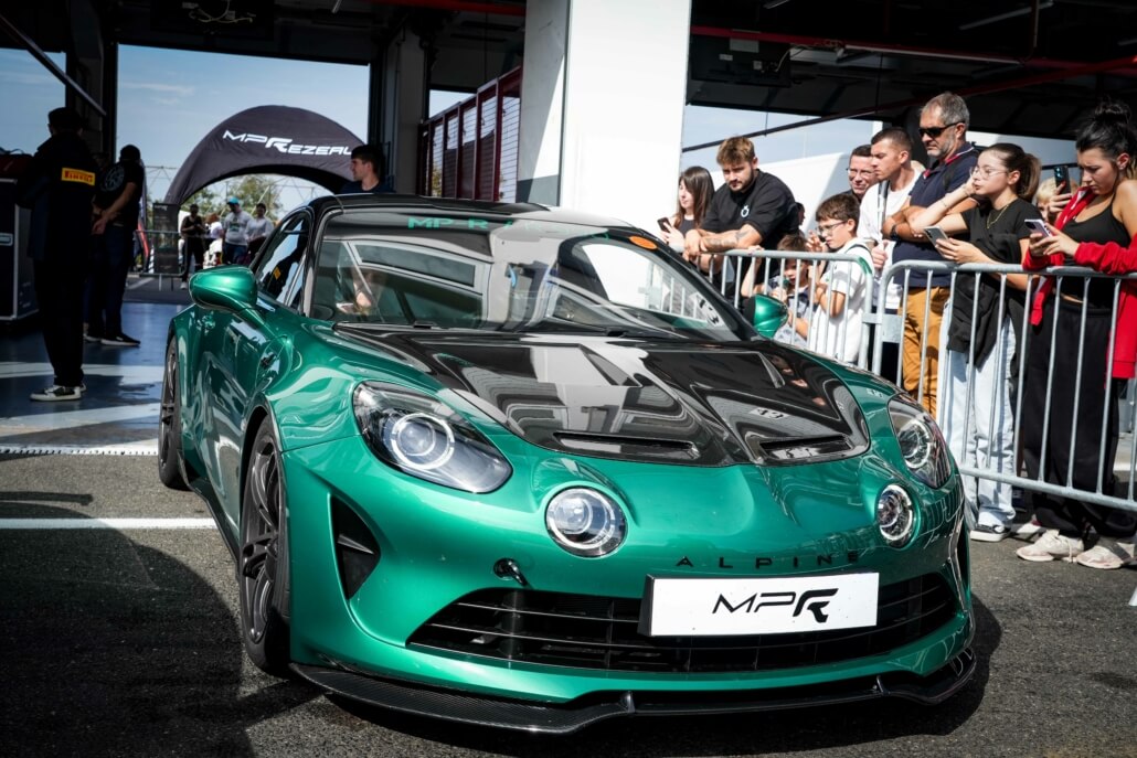Alpine A110 R MPR 990 devant le public au SuperTrack Event 2026