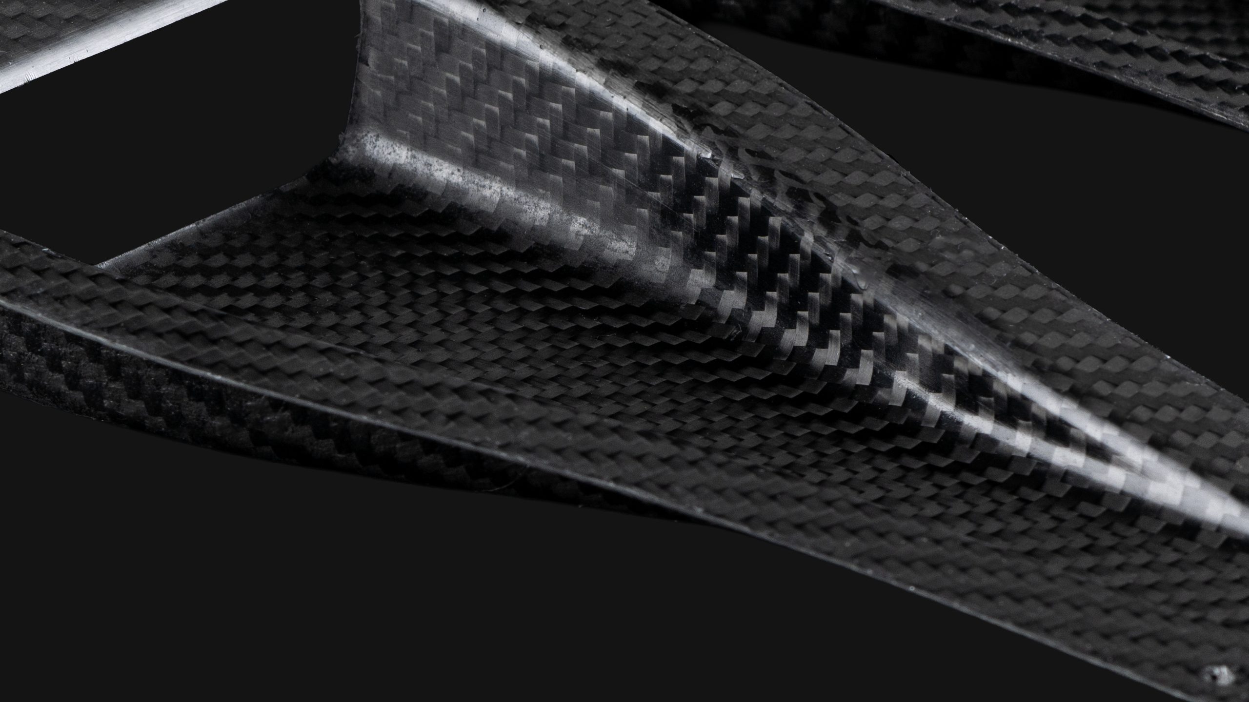 Écope NACA carbone MP-R, gros plan sur le tissage carbone